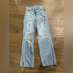 Women’s Distressed American Eagle jeans